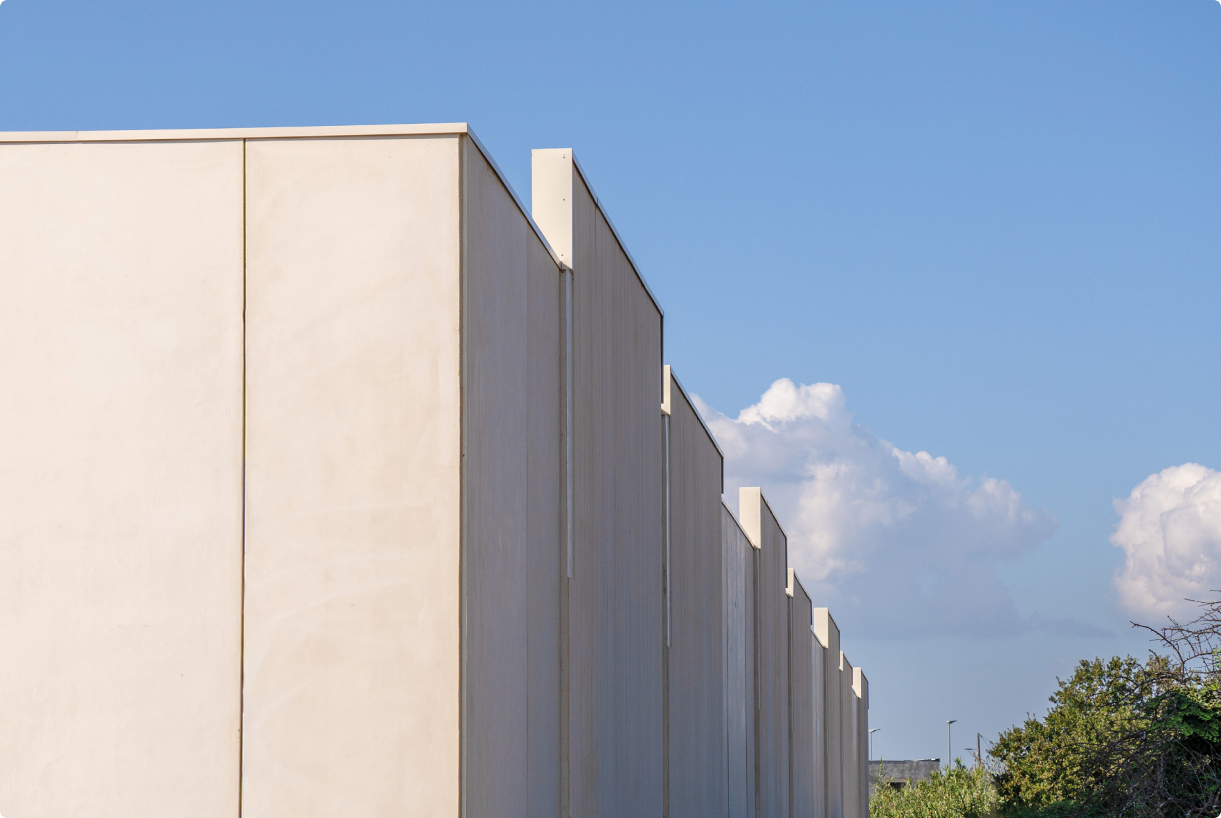 BMG Foncière, Parc de la Renardière, Les Pennes-Mirabeau 13, bâtiment d’activités, immobilier d’entreprise, façade béton