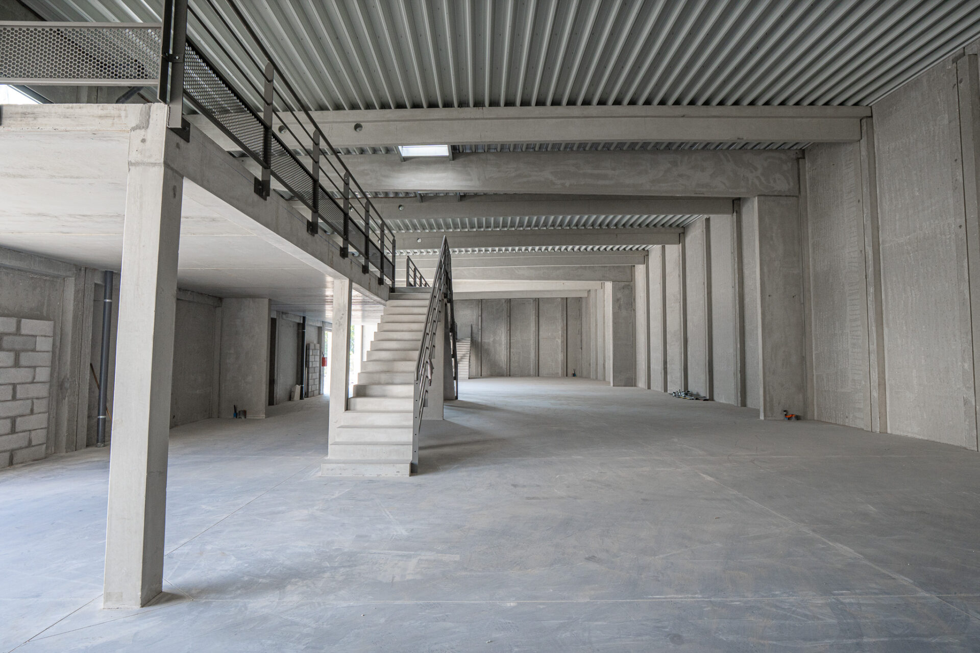 BMG Foncière, Parc de la Renardière, Les Pennes-Mirabeau 13, intérieur locaux d’activités, plateau brut, immobilier d’entreprise