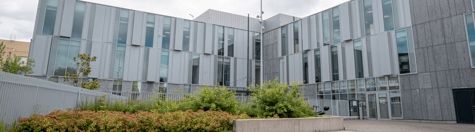 Cour intérieure et façades de l'immeuble de bureaux Reflet de Lille, BMG Foncière, filiale du Groupe FSDV.