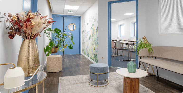 Commun du centre de coworking de Pessac, à côté de la salle de réunion B'CoWorker, filiale du Groupe FSDV.