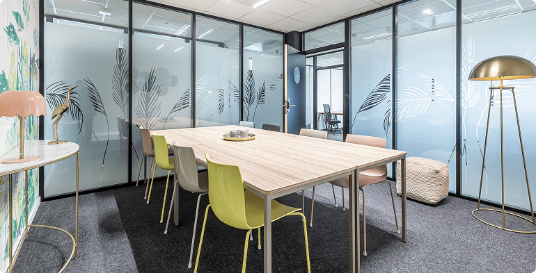 Salle de réunion du nouveau centre B’CoWorker à Nantes, nouvelle implantation du réseau de coworking dans l’Ouest.