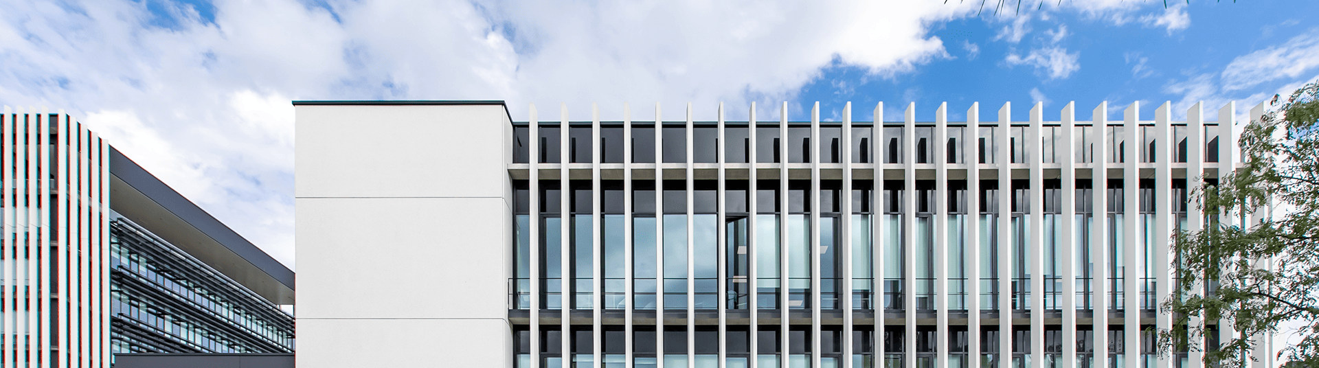 Façade contemporaine du Silo, programme immobilier tertiaire développé par BMG Foncière à Mérignac.