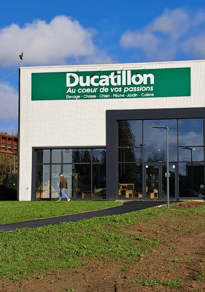 Nouveau site logistique et commercial de Ducatillon livré par BMG Foncière.