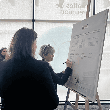 Signature officielle lors de la pose de la première pierre du projet SPI à Mérignac.